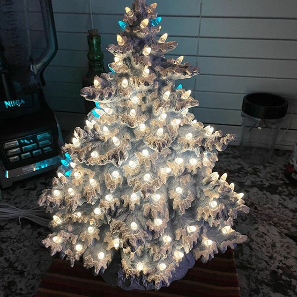 LED Lighted Christmas Tree Decor - Gitelle