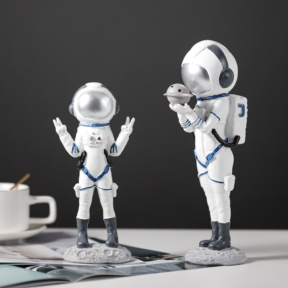 Astronaut Figurines Resin Spacewoman - Gitelle